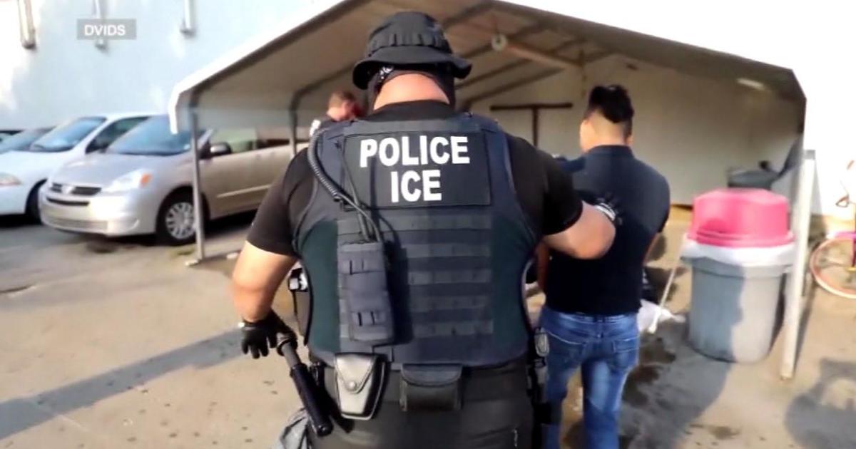 Chicago’s migrant community prepares for potential ICE raids after Trump takes office